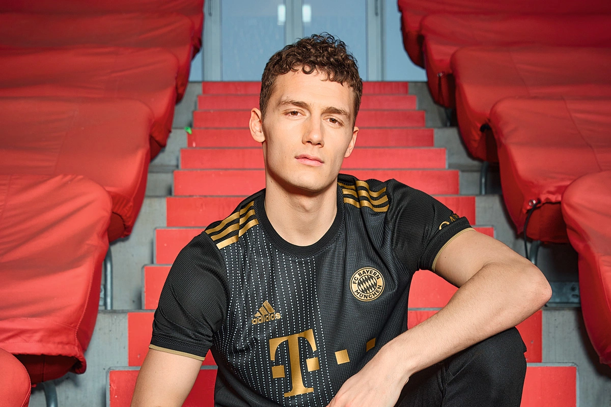 曼联球探部门两轮裁员至80人，调整人才发掘策略