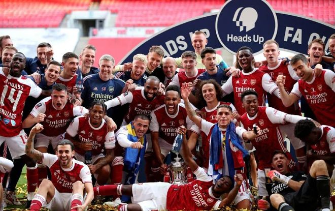 门将连续零封，稳定球队防线