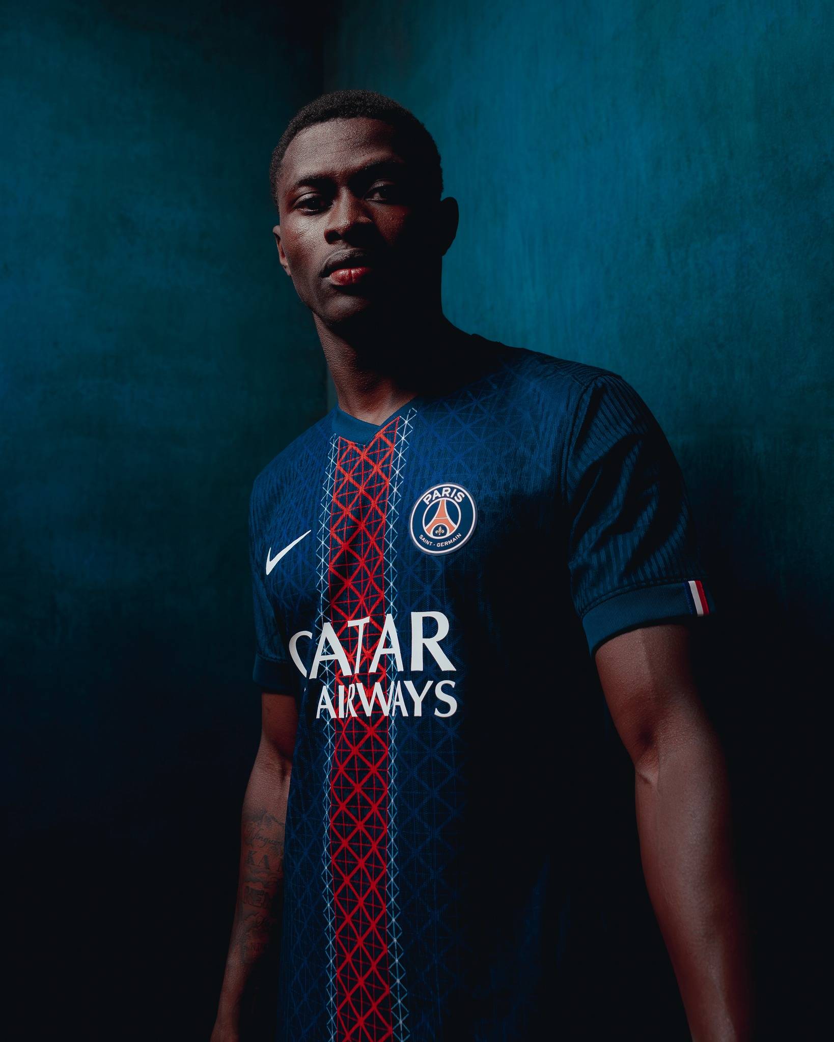 诺坎普国王，巴萨对阵毕包第10分钟时主场观众高喊“梅西”