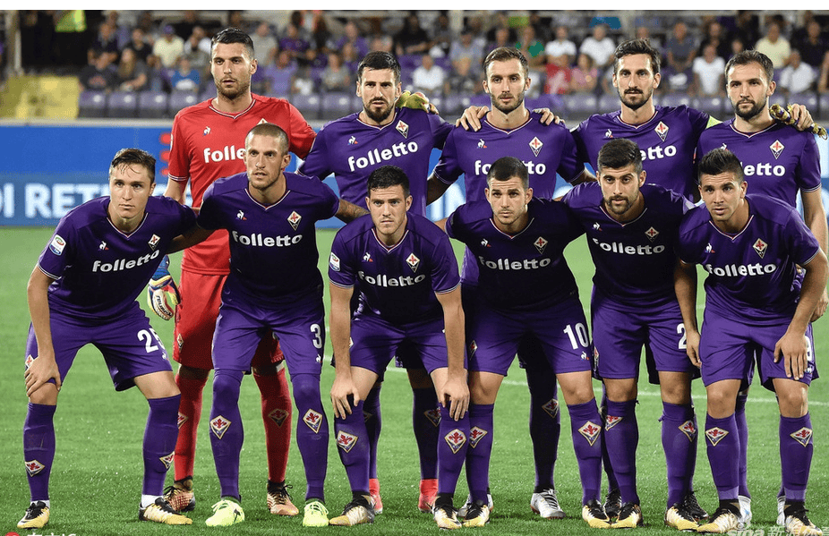 哈兰德晒与母亲、哥哥合照：老大、我和我哥