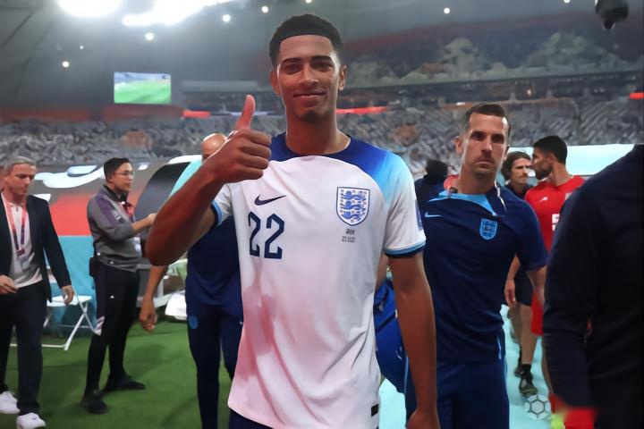 狙击蝴蝶啥时候能播到这儿，当时路透周柯宇陈妍希亲的太对味儿了